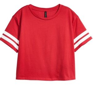 A nice & simple red cropped tee from H&M🌹